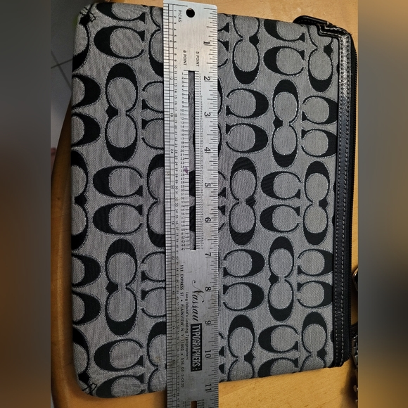 COACH iPad pouch - Picture 3 of 3